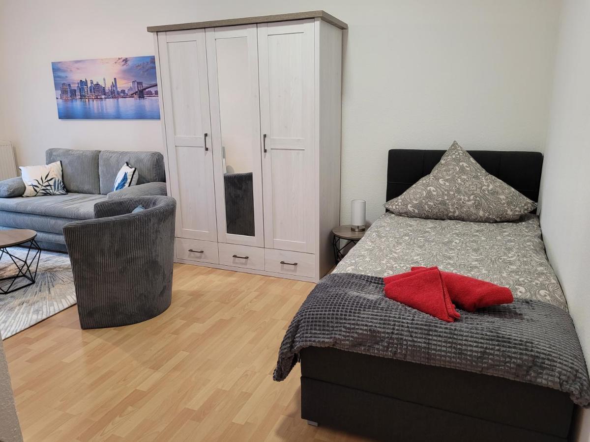 Wohnung In Oberhausen: Zentral & Ruhig, Eigener Eingang Оберхаузен Экстерьер фото