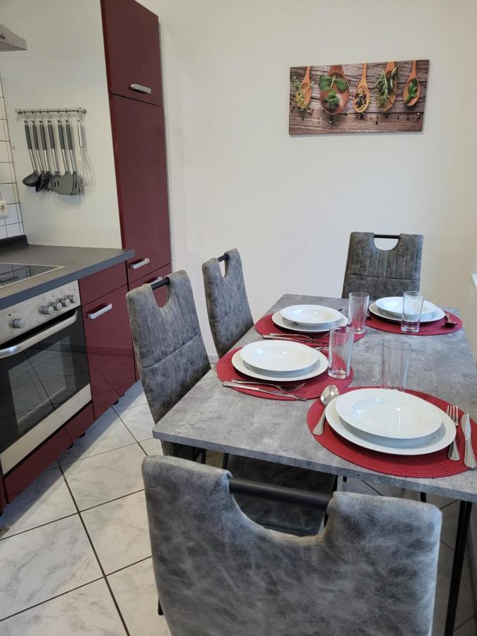 Wohnung In Oberhausen: Zentral & Ruhig, Eigener Eingang Оберхаузен Экстерьер фото